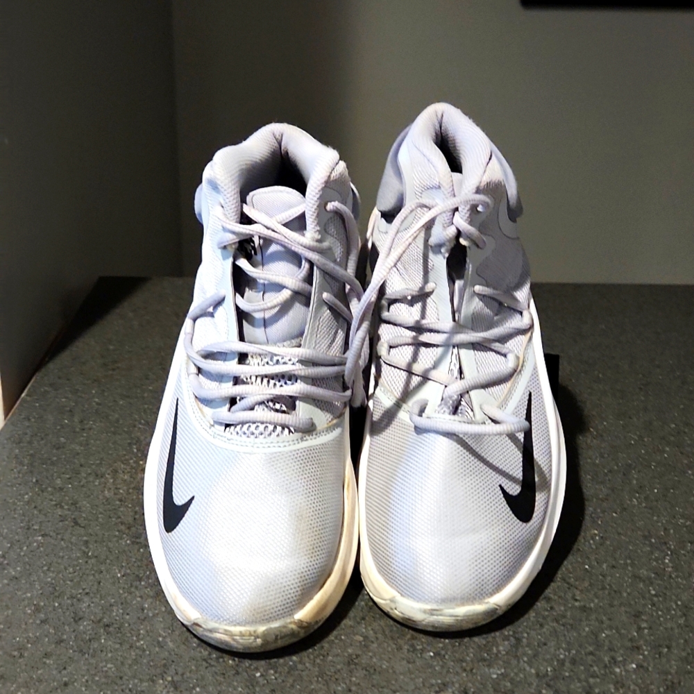 Nike Air Versitile IV